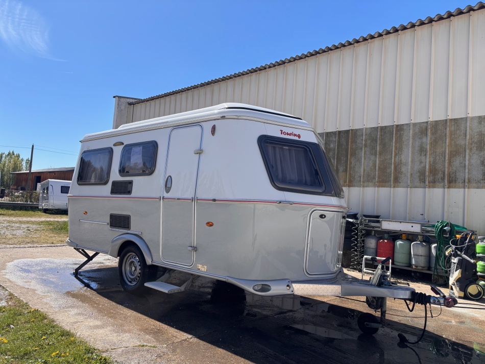 caravane ERIBA TOURING 430 mod&egrave;le 2010