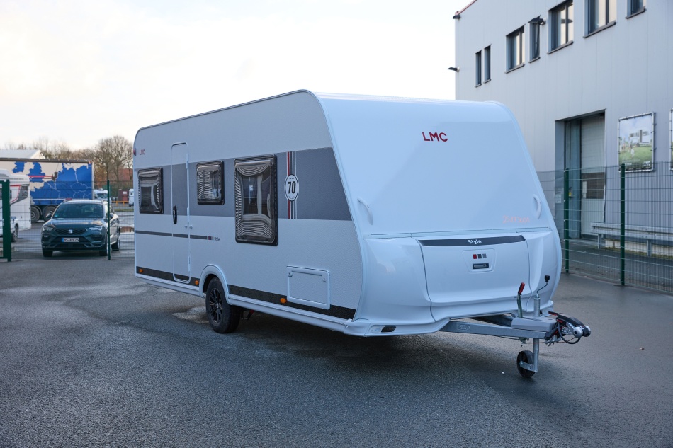 caravane LMC STYLE 70 ANS 453D mod&egrave;le 2026